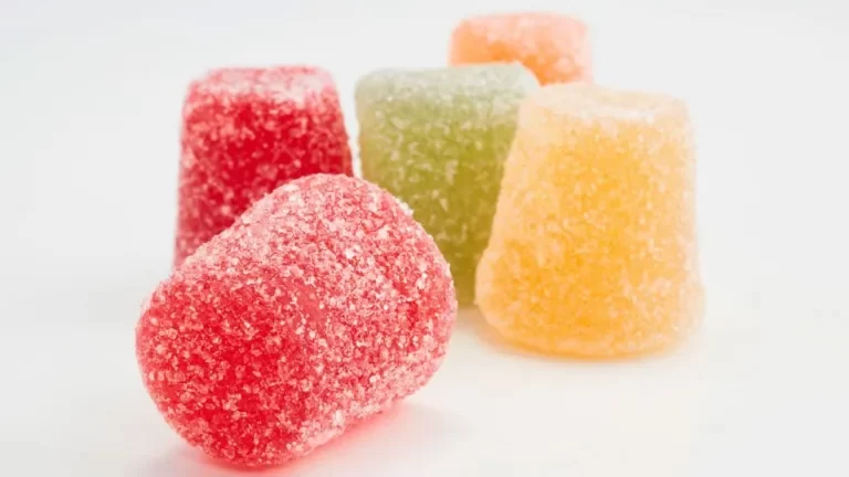 Mouth-watering cannabis gummies provide a gentle euphoric lift and subtle body relaxation.